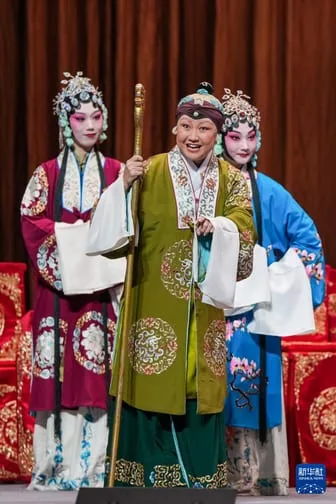 京剧《杨门女将》在江苏南京上演